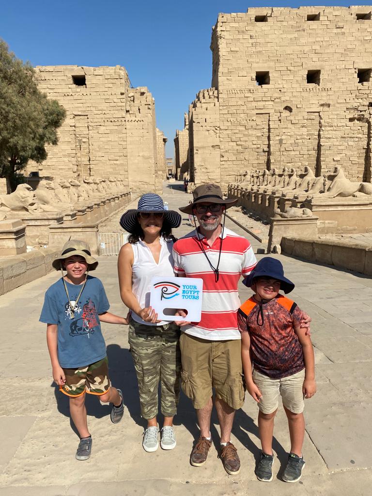 {"en":"Family Tour in Luxor"}